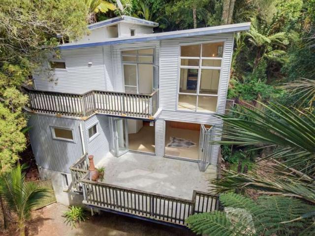 House for sale in Titirangi, Waitākere Ranges