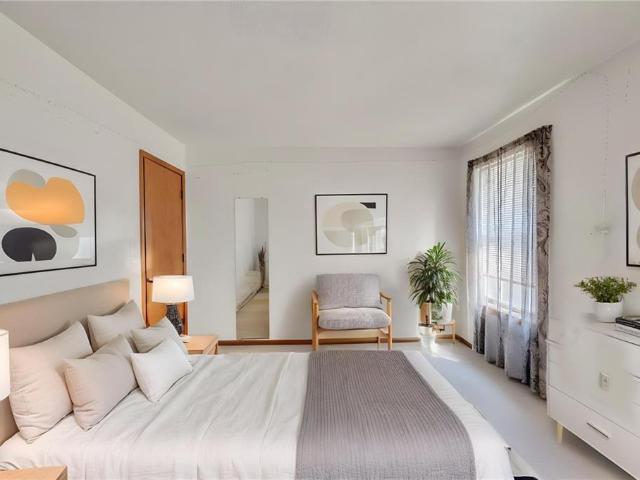 Townhouse for sale in Kings Square, Hampton