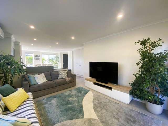 Townhouse for rent in Whangaparaoa