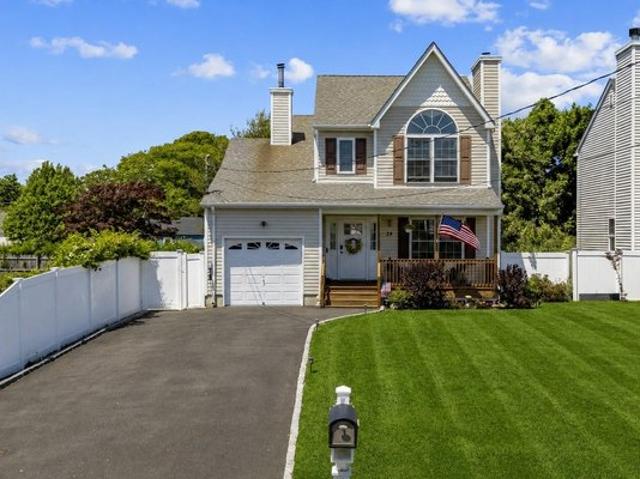 House for sale in Centereach, New York