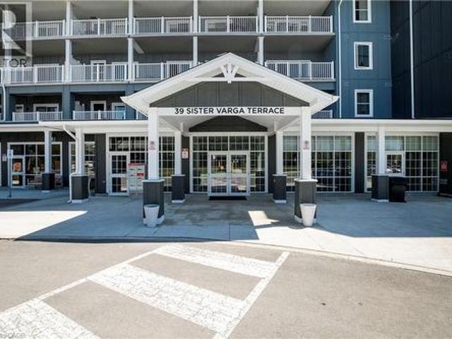 Condo for sale in Ancaster, Ontario