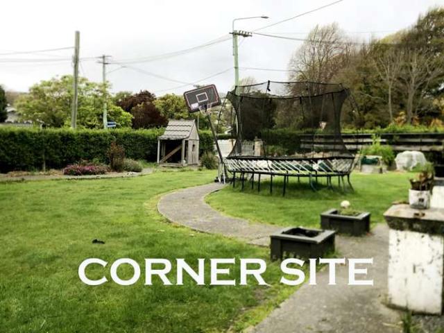 House for sale in Chaslands, Canterbury