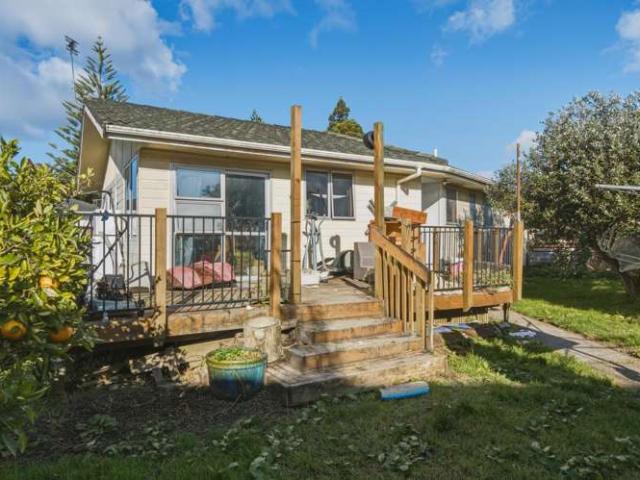 House for sale in Avondale