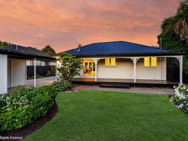 House for sale in Chaslands, Canterbury