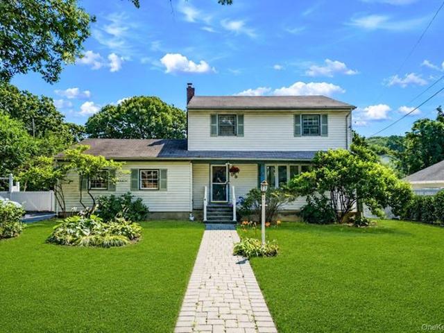 House for sale in Smithtown, New York