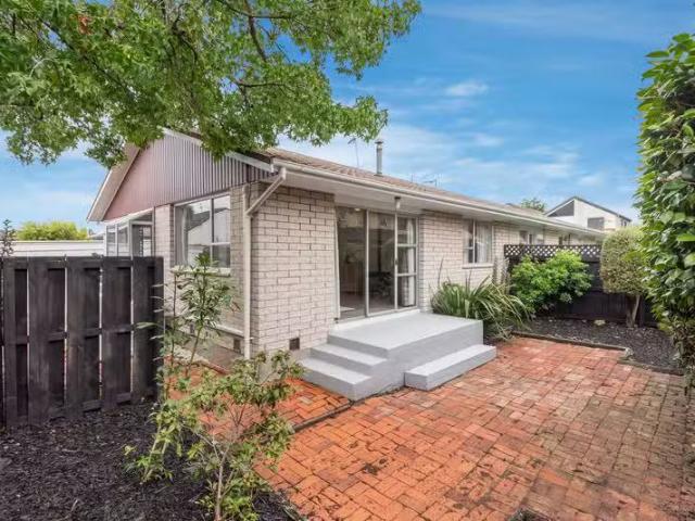 House for sale in Chaslands, Canterbury
