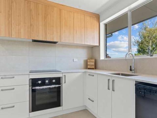 House for sale in Chaslands, Canterbury