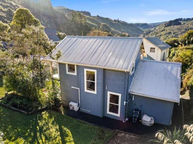 House for sale in Otakou