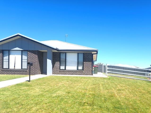 Apartment for rent in Moore Creek, New South Wales