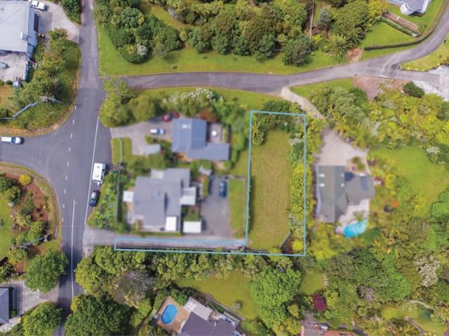 Land for sale in Paremoremo