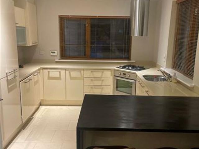 Detached House to rent in Bluebell, North Tipperary