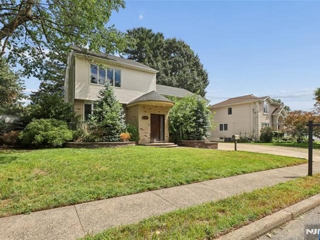 House for sale in Warren Point, Fair Lawn