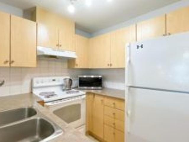 Apartment for rent in City Centre, Surrey