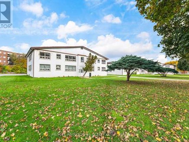 House for rent in Oakville, Ontario