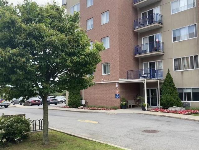 Apartment for rent in Pointe-claire, Quebec
