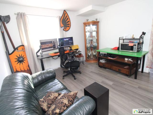 Apartment for rent in Les Saules, Québec