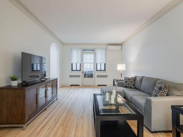 Apartment for rent in Mont-royal, Quebec