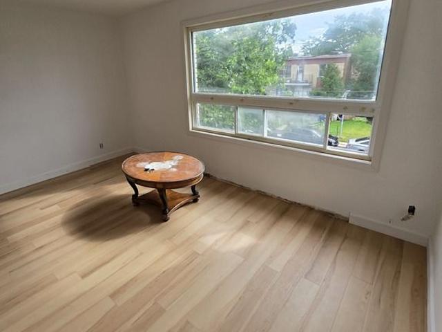 Apartment for rent in Laval-des-rapides, Quebec