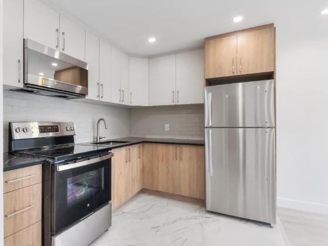 Apartment for rent in Dollard-des-ormeaux, Quebec