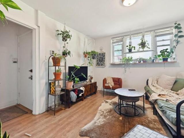 Apartment for rent in St. Leonard's, Quebec