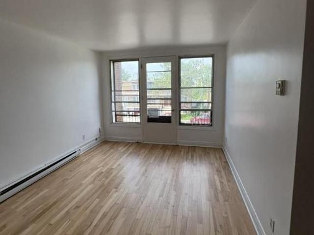 Apartment for rent in St. Leonard's, Quebec