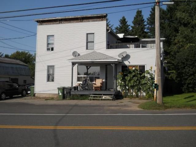 Apartment for rent in Saint-félix-de-kingsey, Quebec