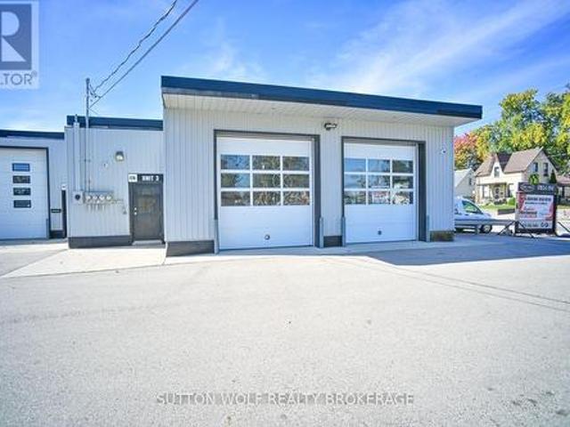Commercial for rent in Strathroy, Strathroy-Caradoc