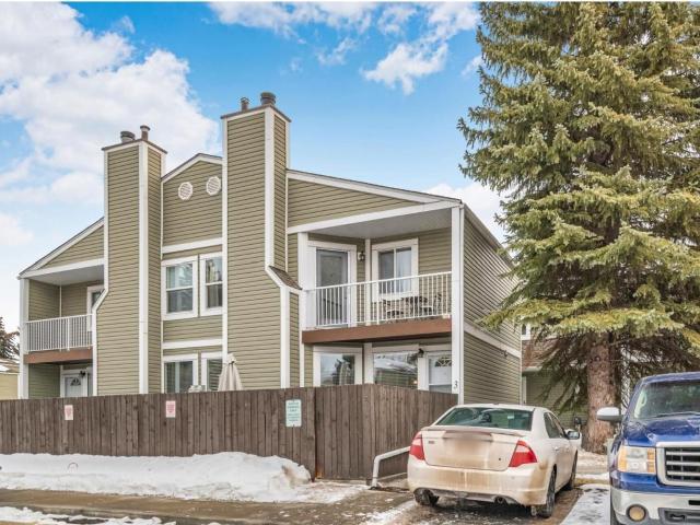 Townhouse for sale in Wedgewood, Alberta