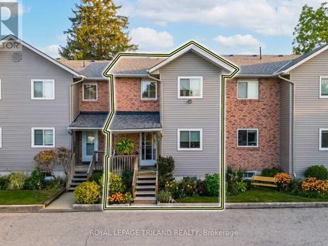 Townhouse for sale in Lambton Shores, Ontario