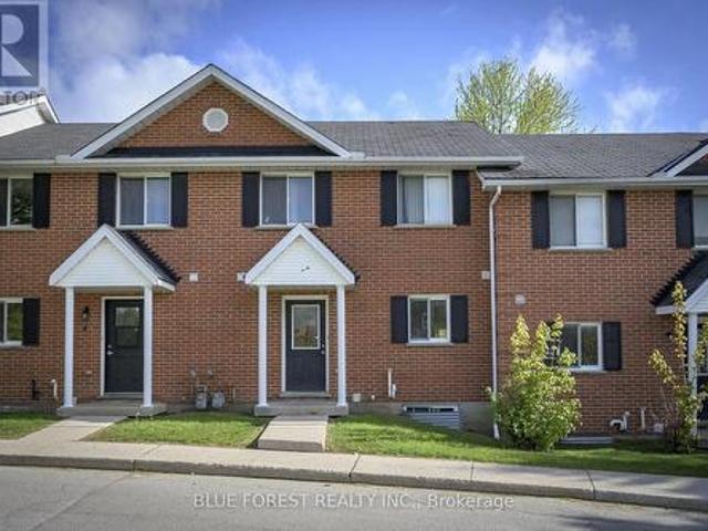 Townhouse for sale in Arva, Ontario