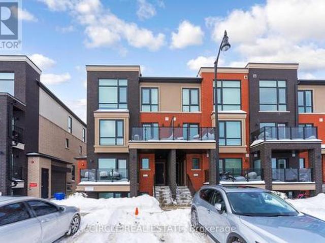 Townhouse for sale in Georgina, Ontario