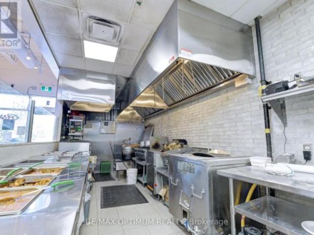 Commercial for sale in Hurontario, Mississauga