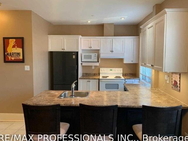 House for rent in Etobicoke—Lakeshore, Toronto