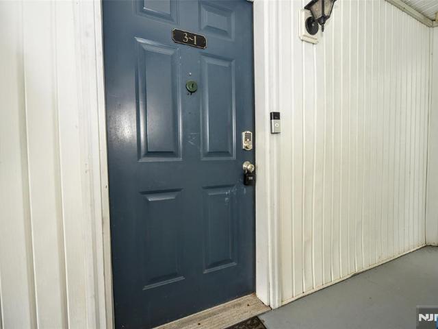 Condo for sale in Waldwick, New Jersey