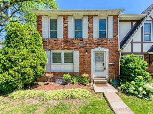 Townhouse for sale in Burlington, Ontario