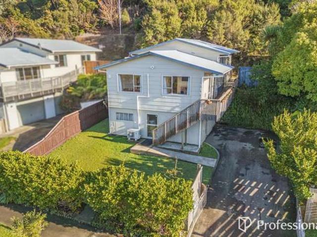 House for sale in Days Bay, Wellington