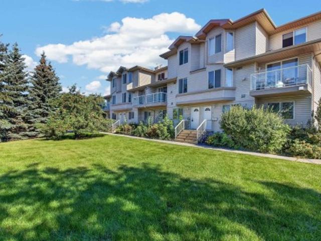 Townhouse for sale in Wedgewood, Alberta