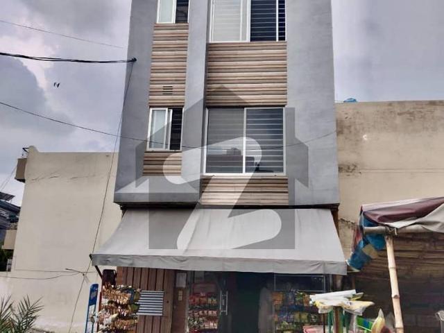 Building for sale in Lahore