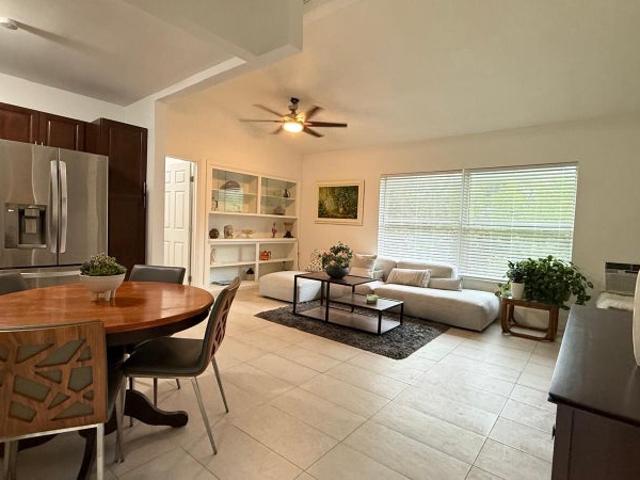 Room for rent in Florida