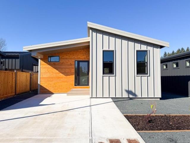 House for sale in Cumberland, British Columbia