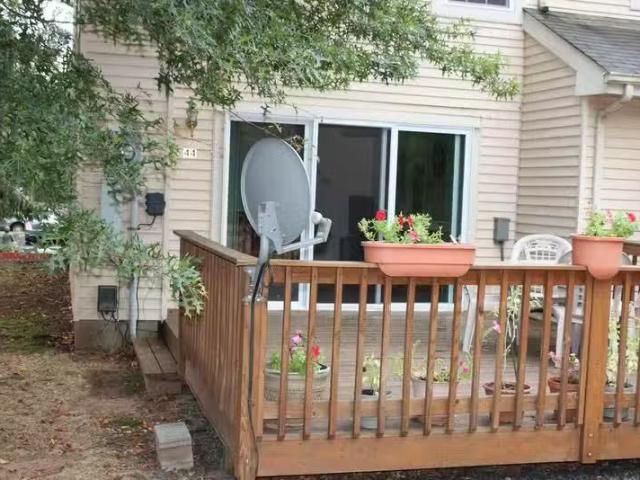 Condo for rent in Somerset