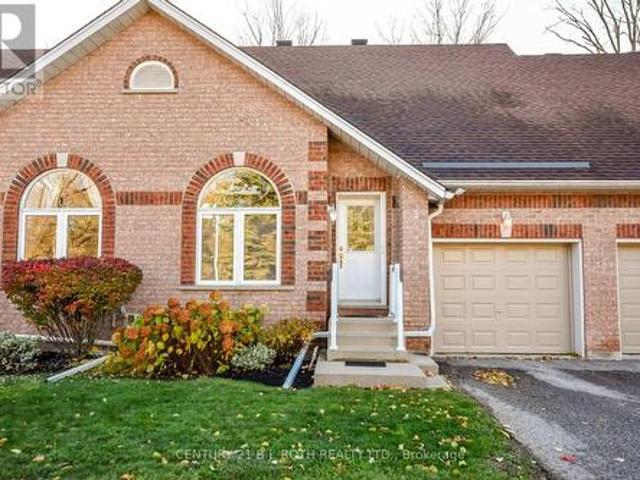 Townhouse for sale in Barrie, Ontario