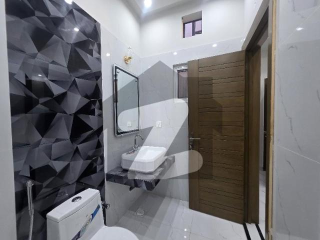House for sale in Faisalabad, Islamabad Capital Territory