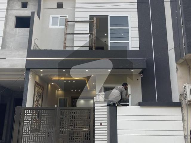 House for sale in Faisalabad, Islamabad Capital Territory