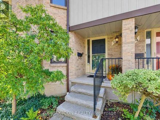 Townhouse for sale in Waterloo, Southwestern Ontario
