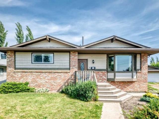 House for sale in Lacombe, Alberta