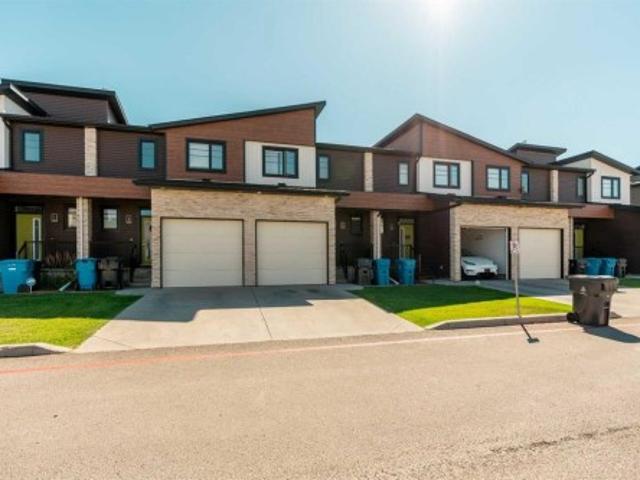 Townhouse for sale in West Highlands, Lethbridge