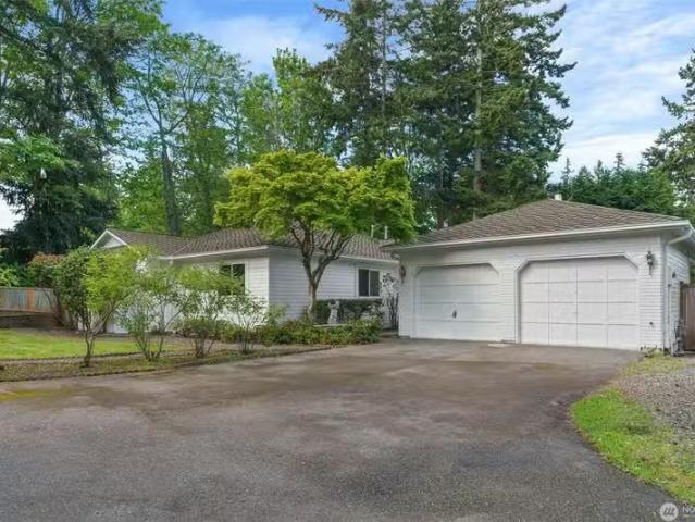 House for rent in Edmonds