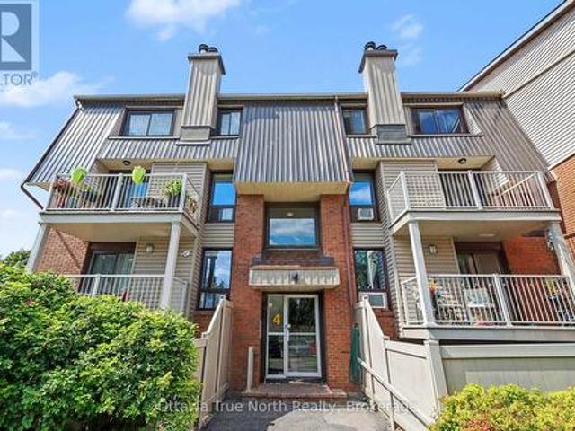 Townhouse for rent in Barrhaven West, Ottawa