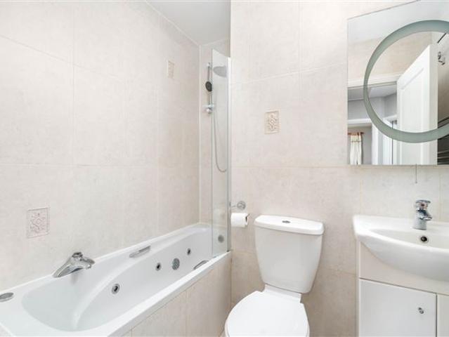 Terraced House to rent in Blackrock, North Tipperary